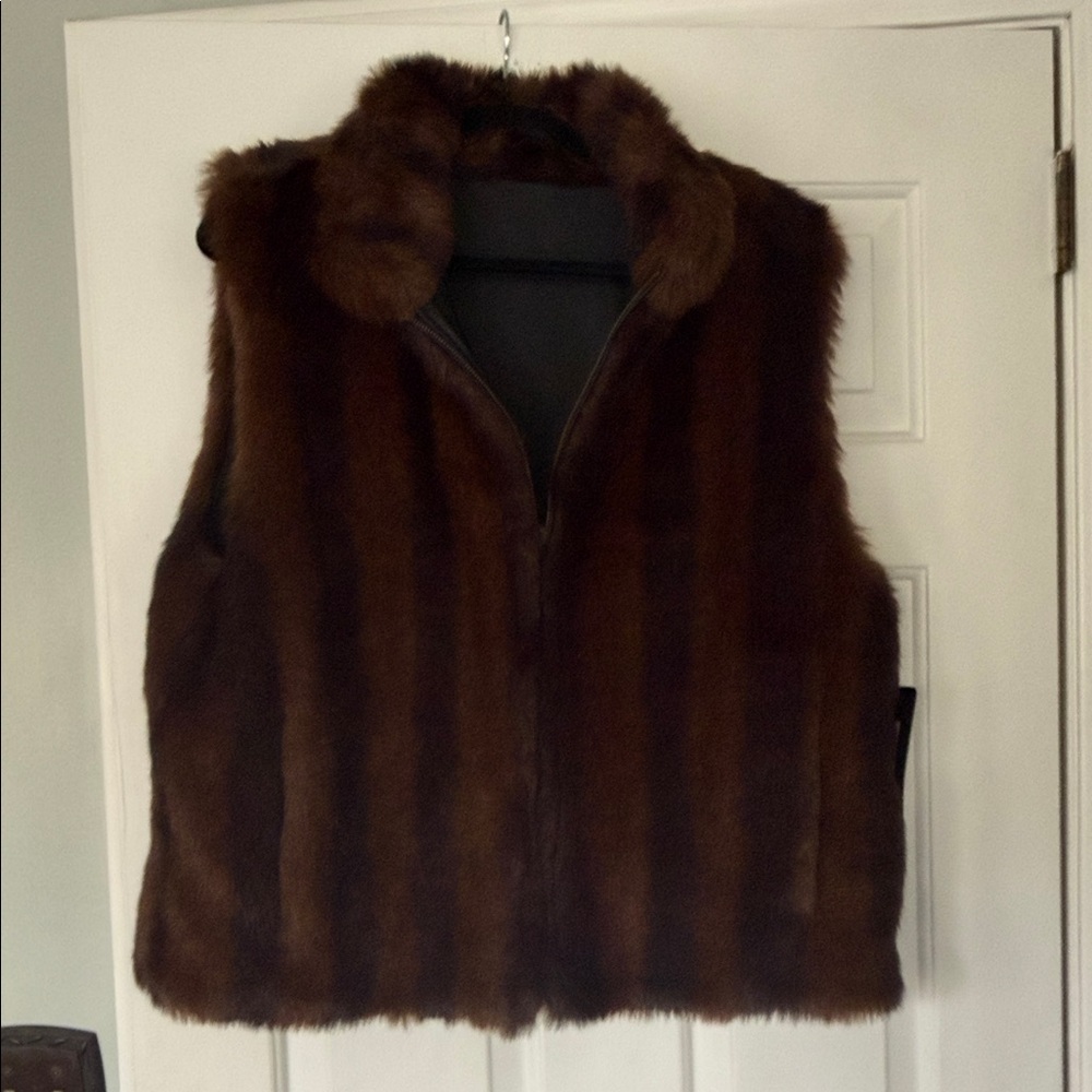 Elegant Black and Brown Fur-Trimmed Women's Vest